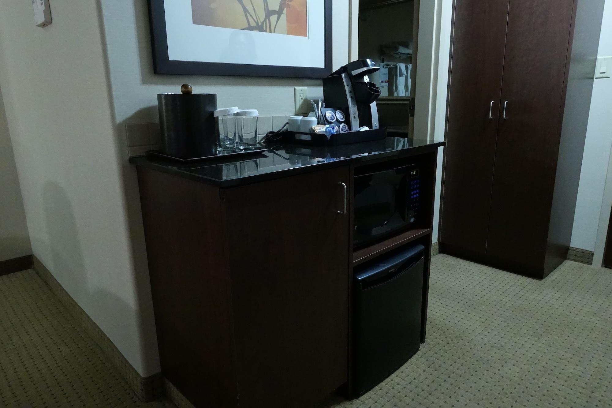 Ramada By Wyndham Weyburn Hotel Bagian luar foto