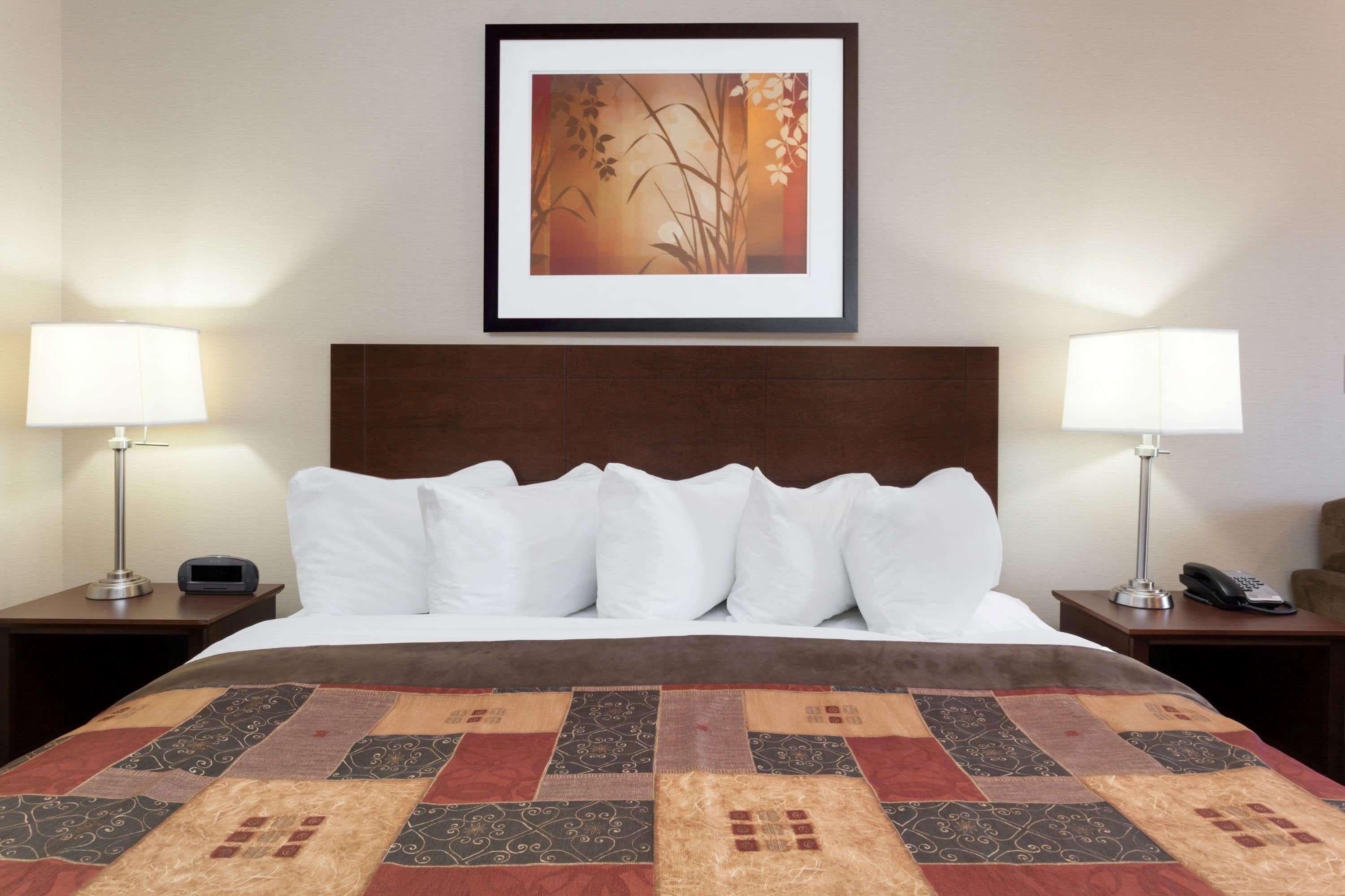 Ramada By Wyndham Weyburn Hotel Bagian luar foto