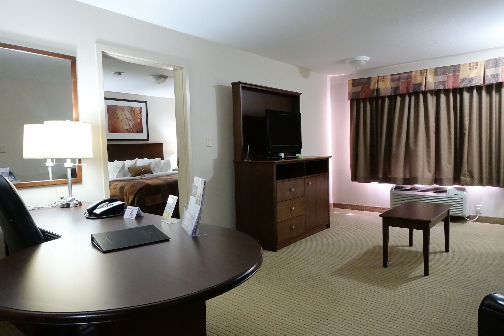 Ramada By Wyndham Weyburn Hotel Bagian luar foto